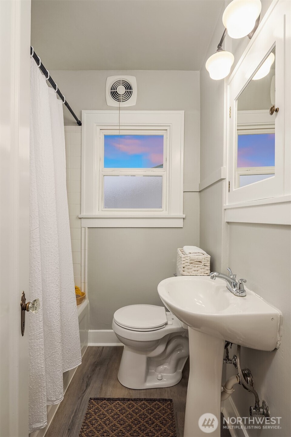 2002 State Street #C, Everett, WA 98201