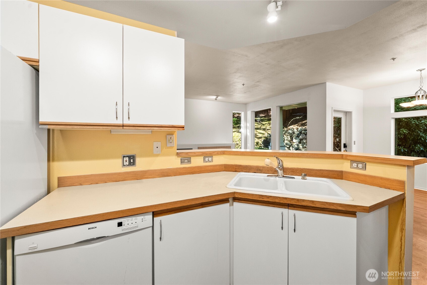 4020 S 222nd Place #101, Kent, WA 98032-8442