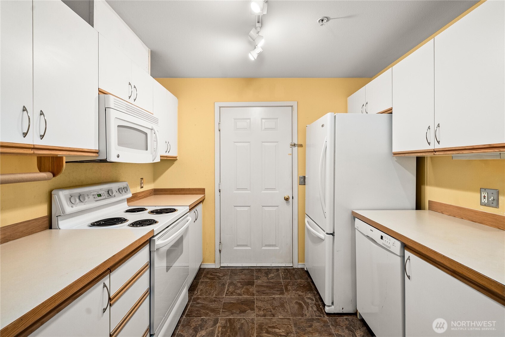 4020 S 222nd Place #101, Kent, WA 98032-8442