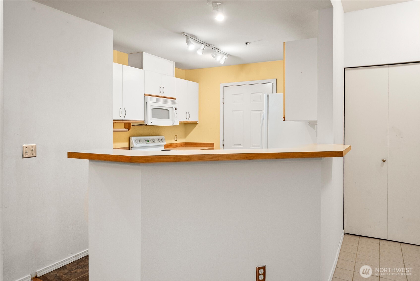 4020 S 222nd Place #101, Kent, WA 98032-8442