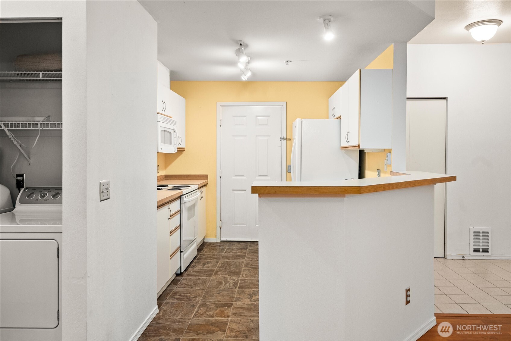 4020 S 222nd Place #101, Kent, WA 98032-8442