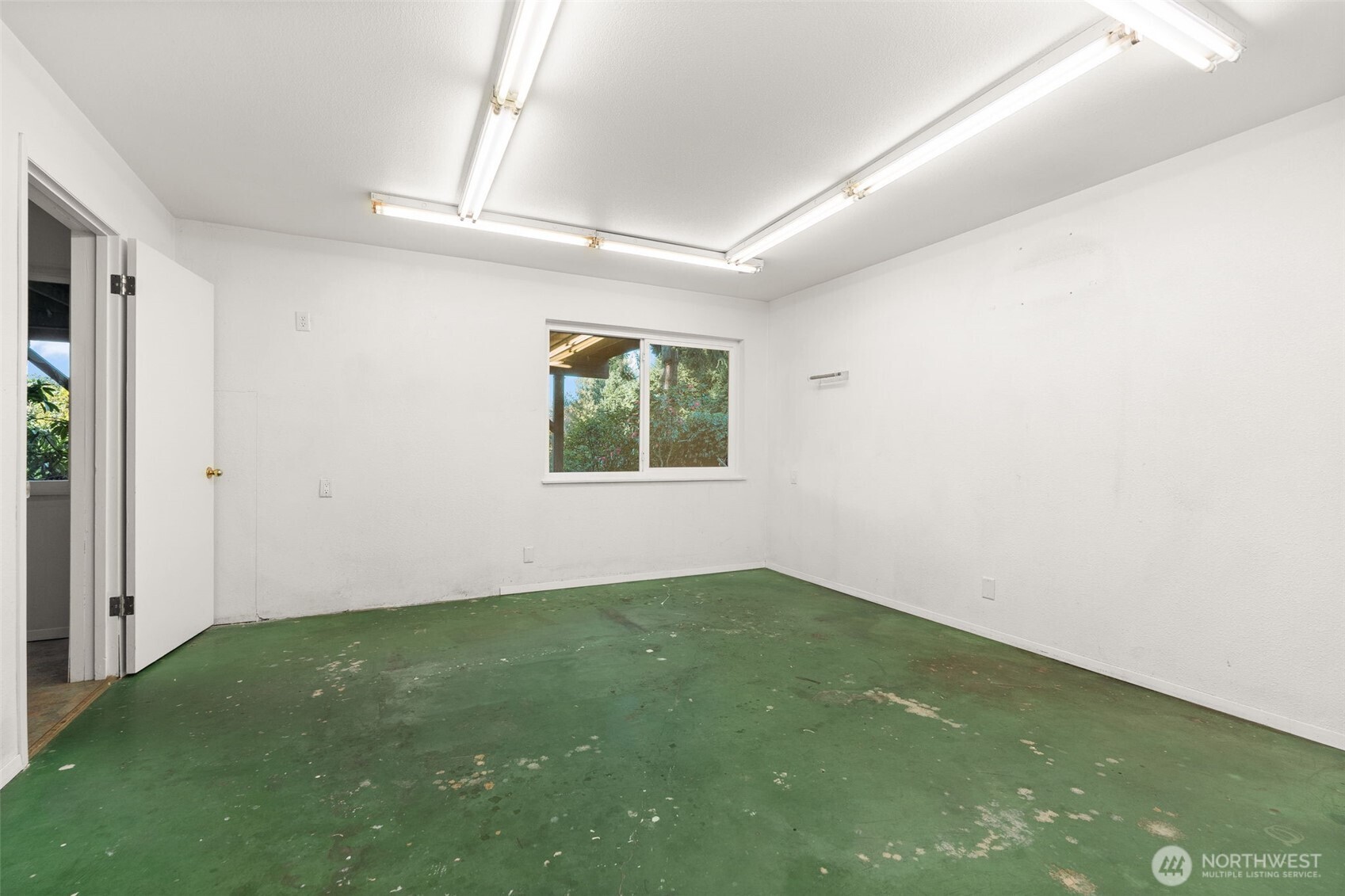 15233 22nd Avenue SW, Burien, WA 98166