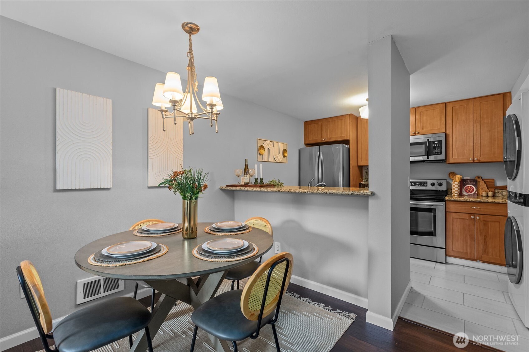 515 S 323rd Place #16-D, Federal Way, WA 98003