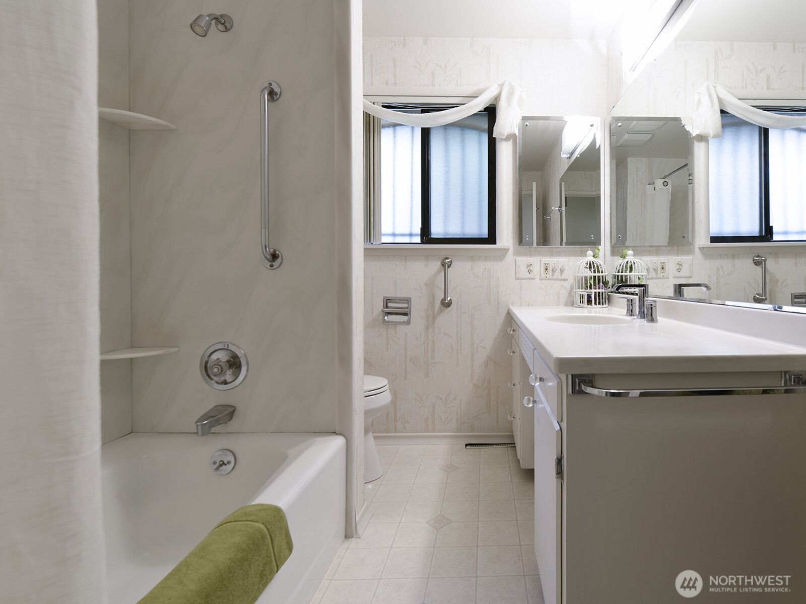 17020 16th Avenue SW, Normandy Park, WA 98166