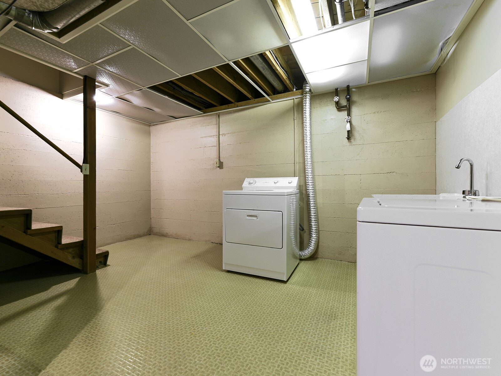 17020 16th Avenue SW, Normandy Park, WA 98166