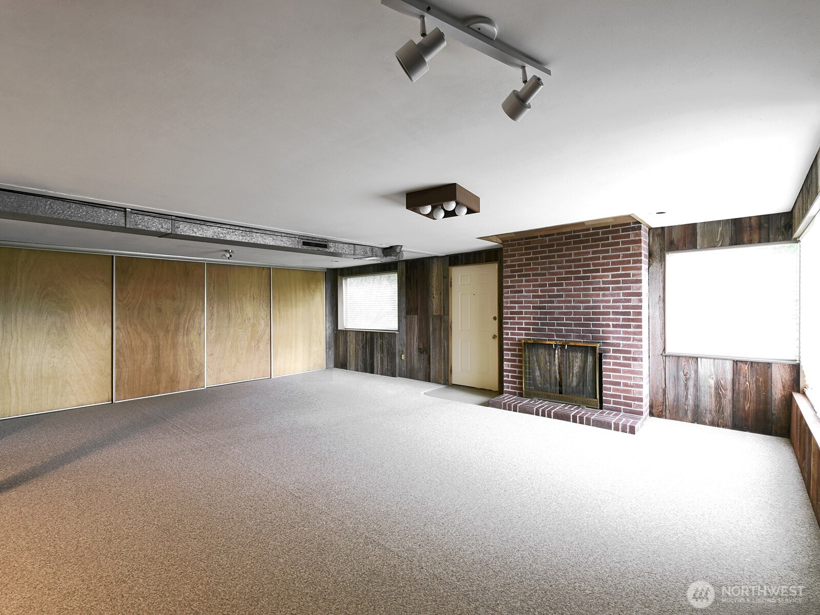 17020 16th Avenue SW, Normandy Park, WA 98166