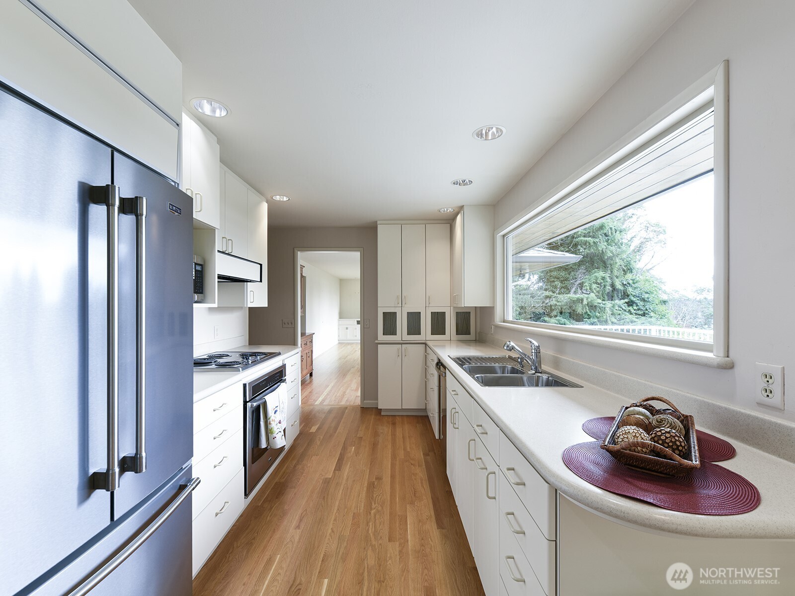 17020 16th Avenue SW, Normandy Park, WA 98166