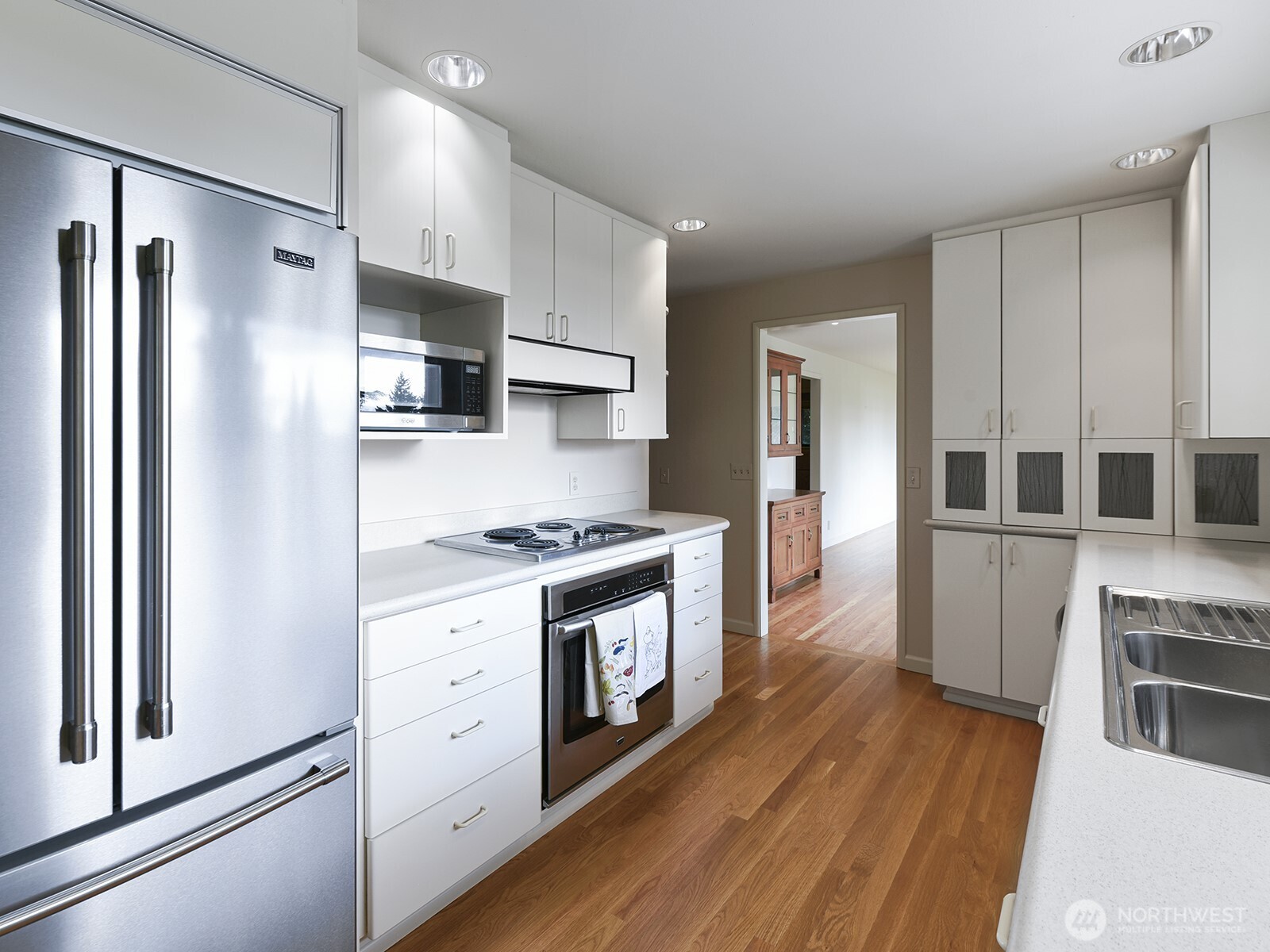 17020 16th Avenue SW, Normandy Park, WA 98166