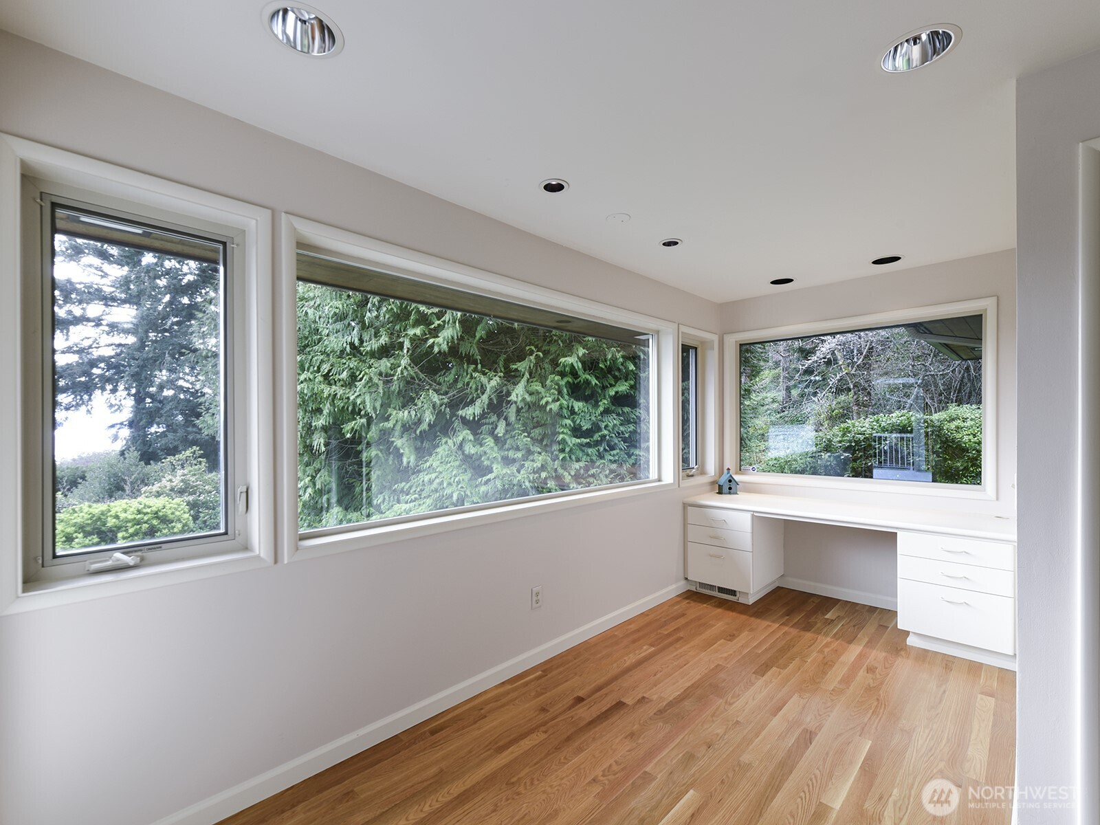 17020 16th Avenue SW, Normandy Park, WA 98166