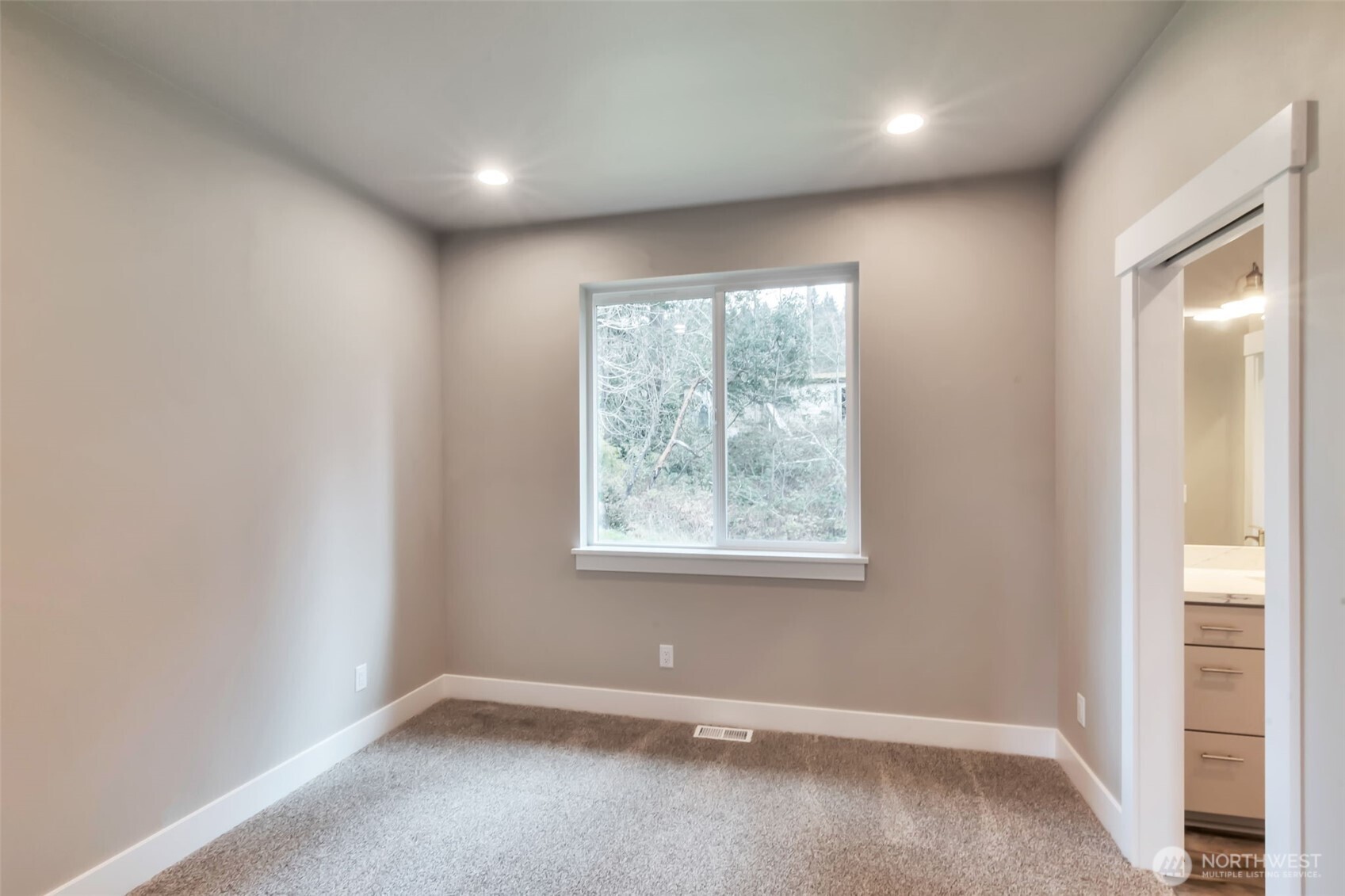 4940 Johnson Street NW, Bremerton, WA 98311