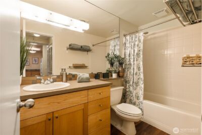 275 W Roy Street #109, Seattle, WA 98119