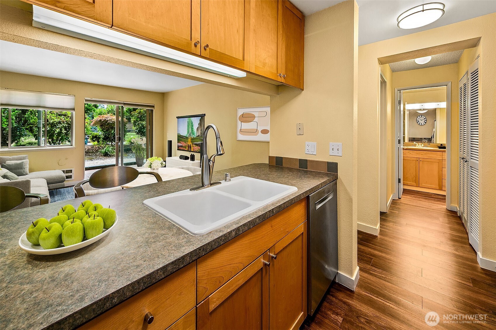 275 W Roy Street #109, Seattle, WA 98119