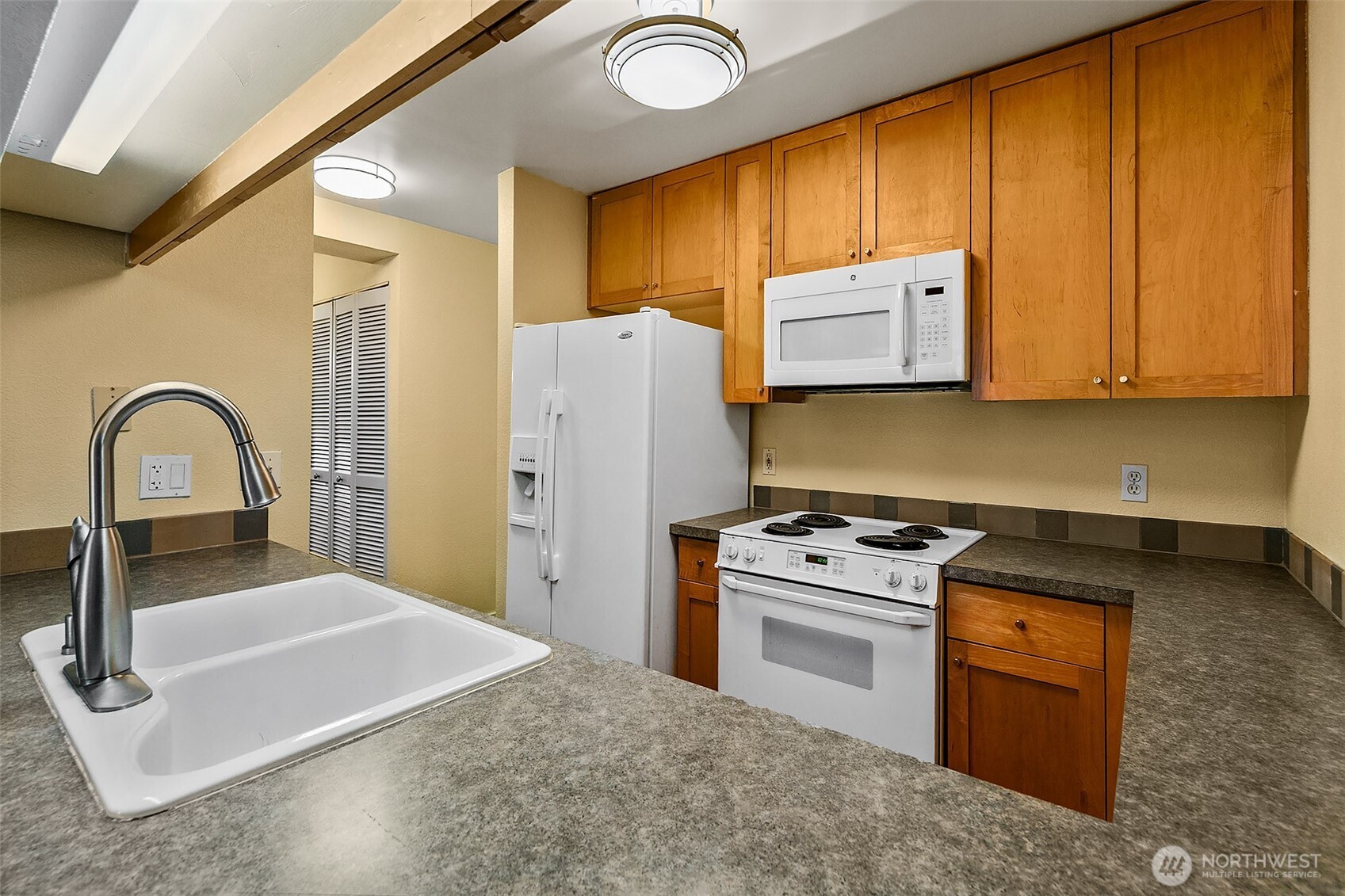 275 W Roy Street #109, Seattle, WA 98119