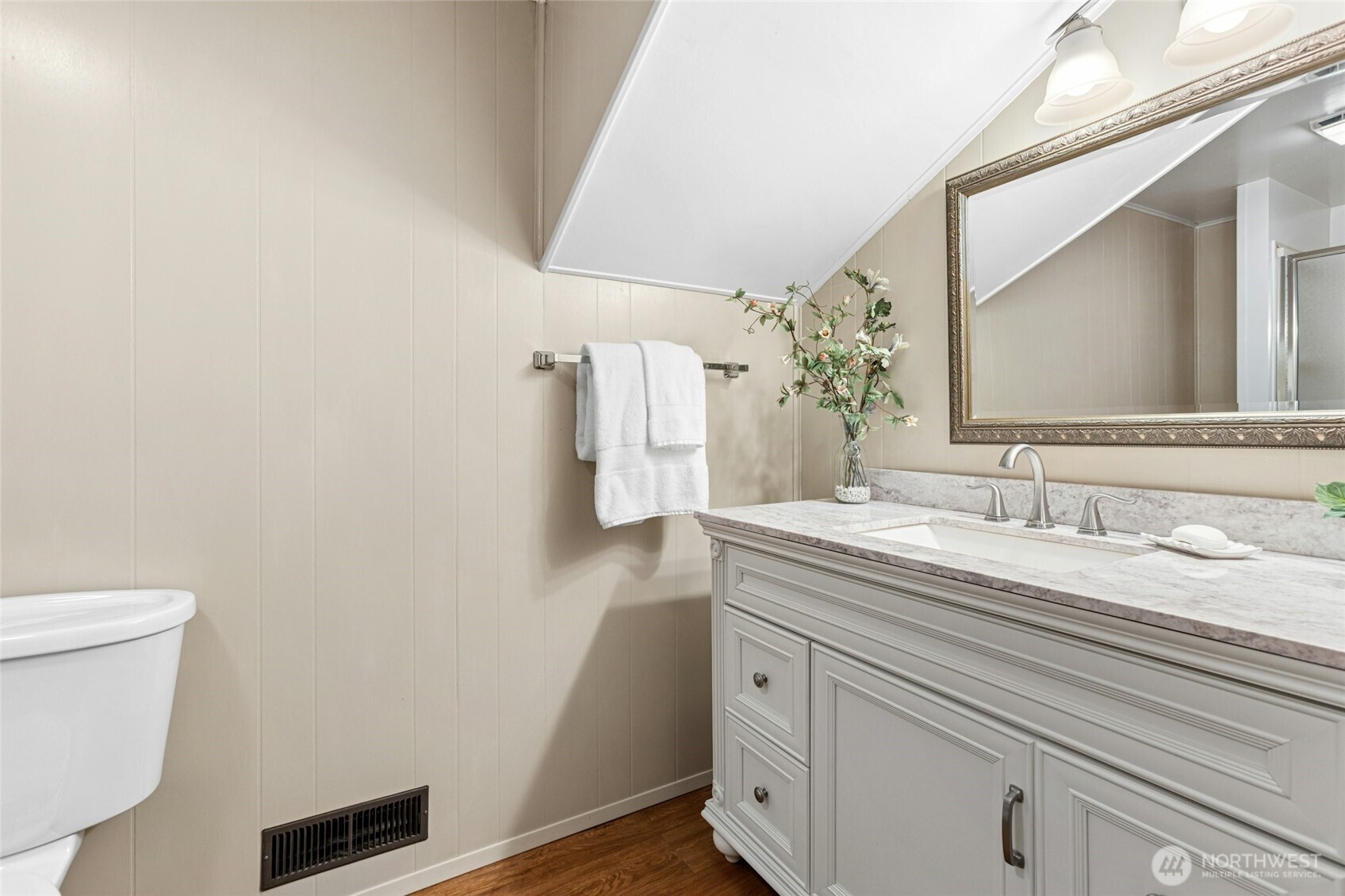 16602 NE 18th Street , Bellevue, WA 98008