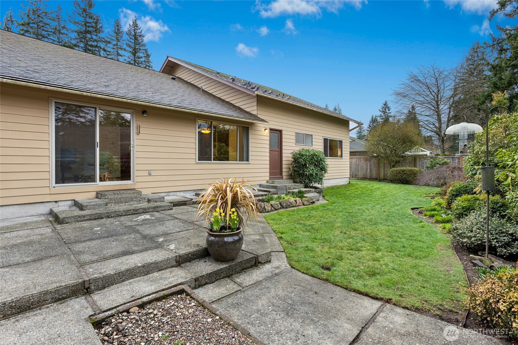 16602 NE 18th Street , Bellevue, WA 98008