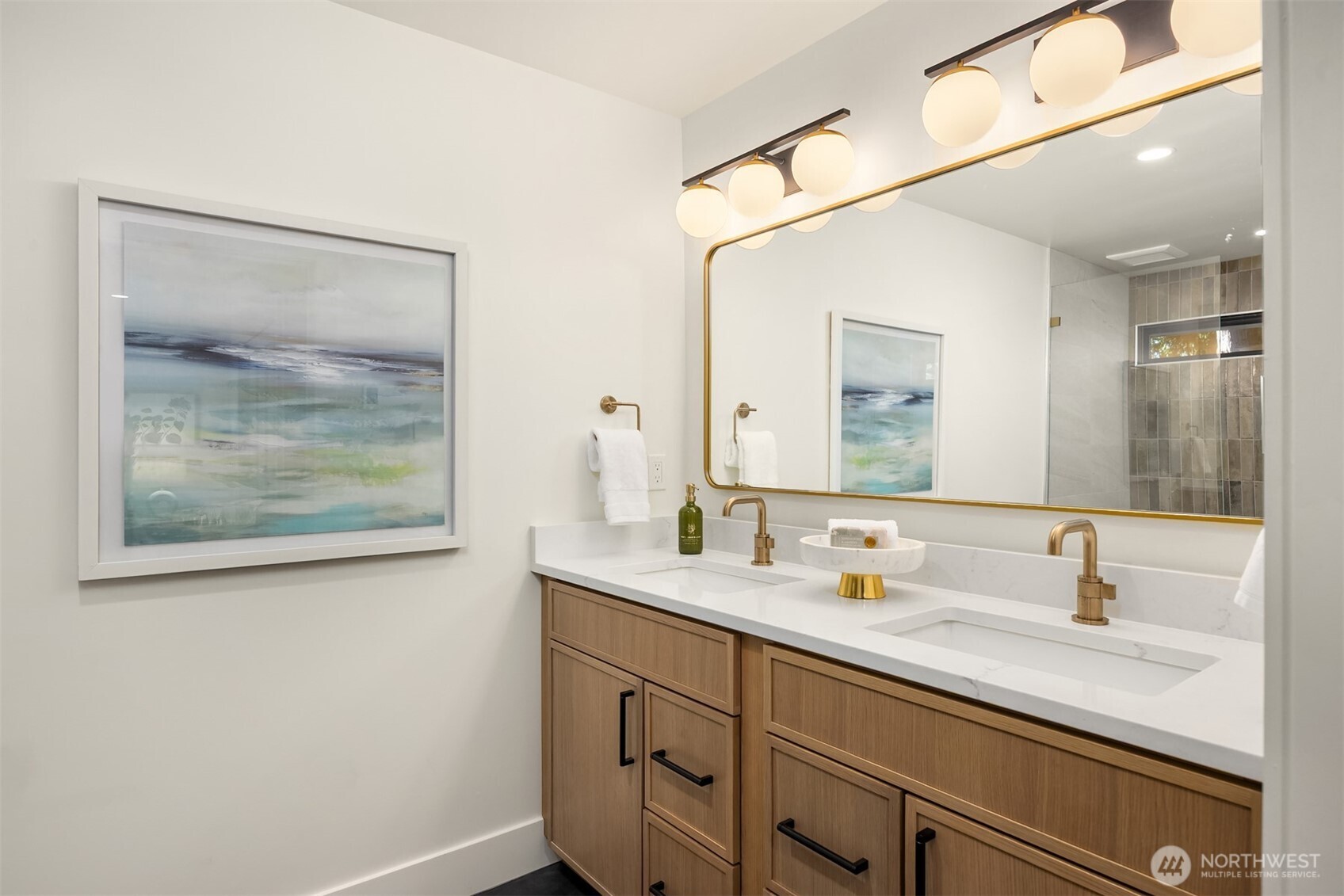 8355 Medway Lane NE, Bainbridge Island, WA 98110