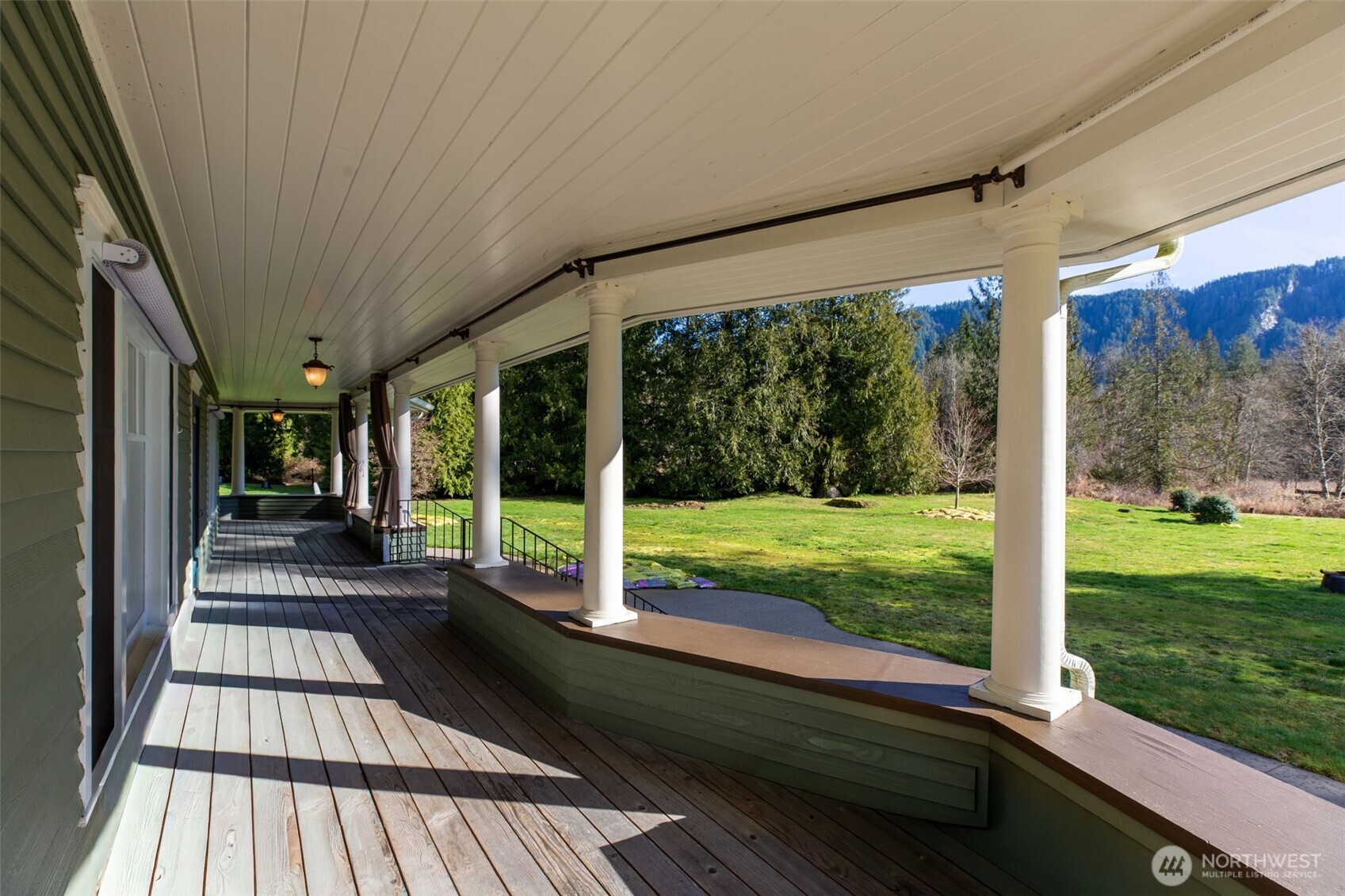 5566 Williams Lake Road , Deming, WA 98244