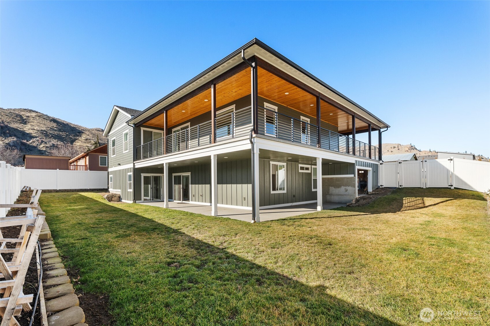 1038 Crest Loop , Entiat, WA 98822