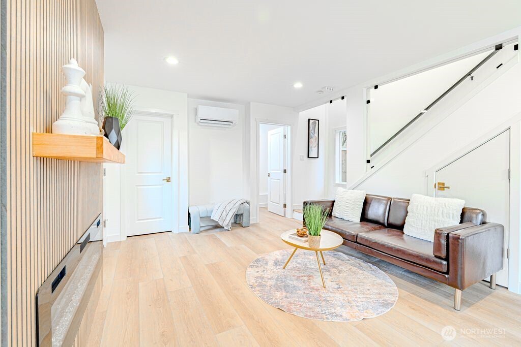 1518 NE 106th Street , Seattle, WA 98125