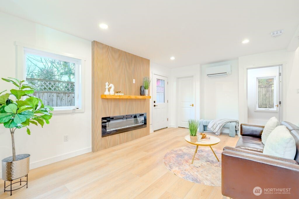 1518 NE 106th Street , Seattle, WA 98125