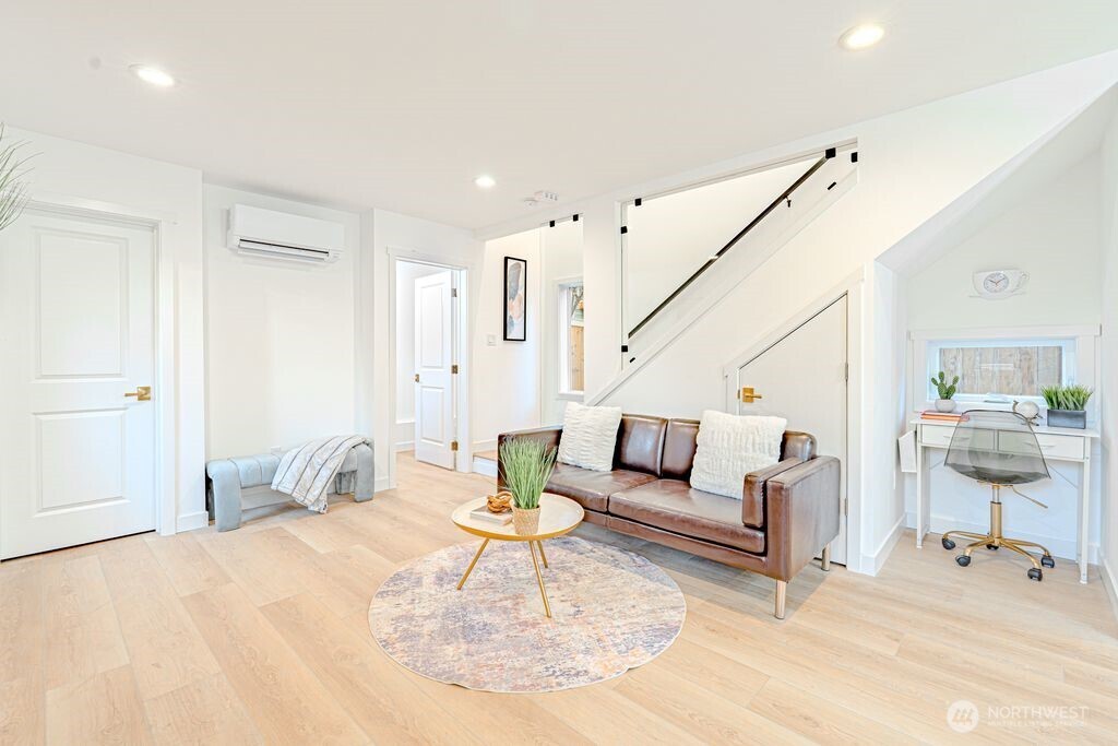 1518 NE 106th Street , Seattle, WA 98125