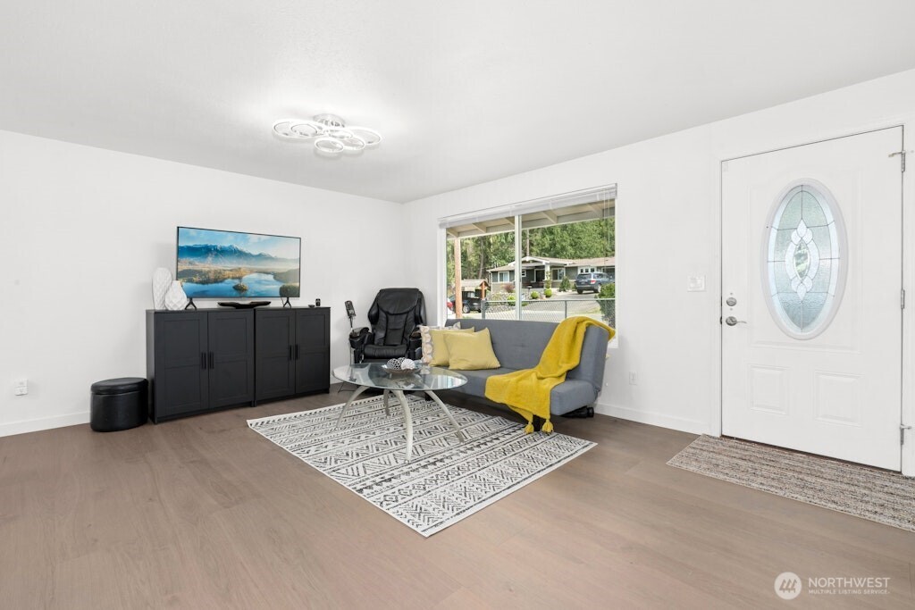 1115 207th Place NE, Sammamish, WA 98074
