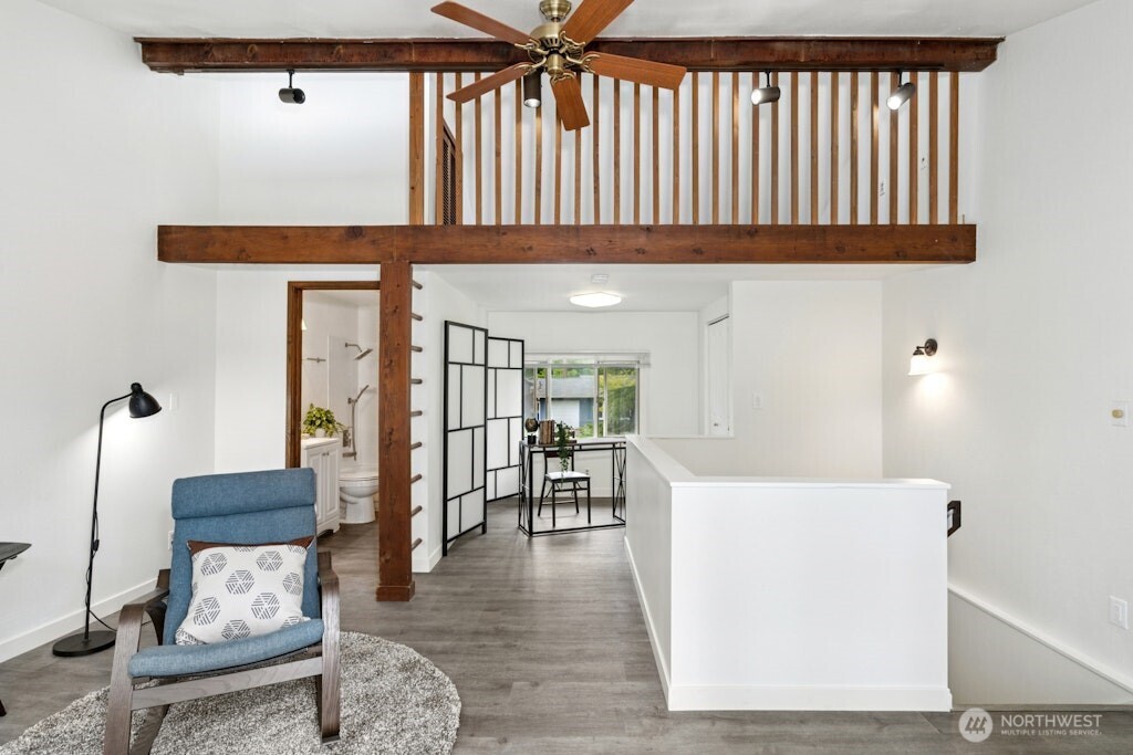 1115 207th Place NE, Sammamish, WA 98074
