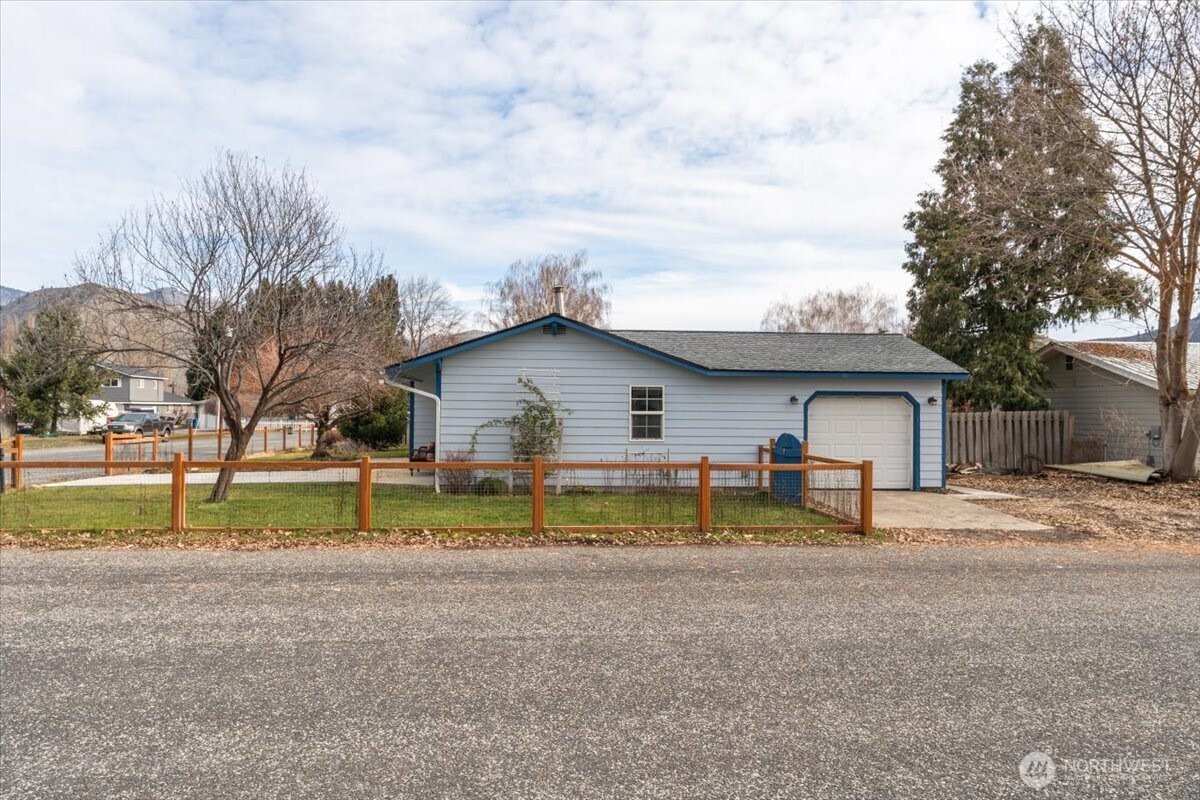 902 Ivy Avenue , Cashmere, WA 98815