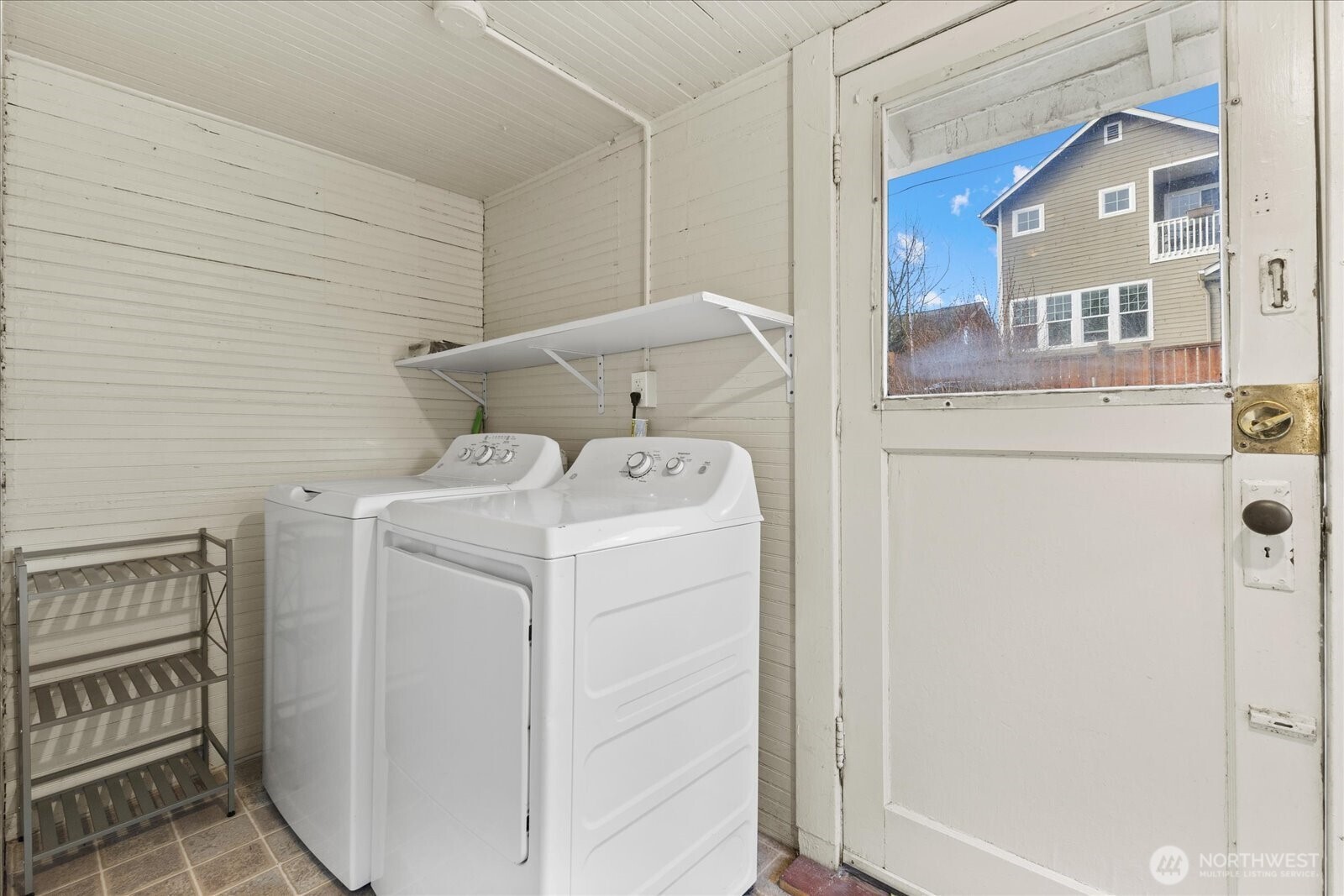 7361 17th Avenue NW, Seattle, WA 98117-5422