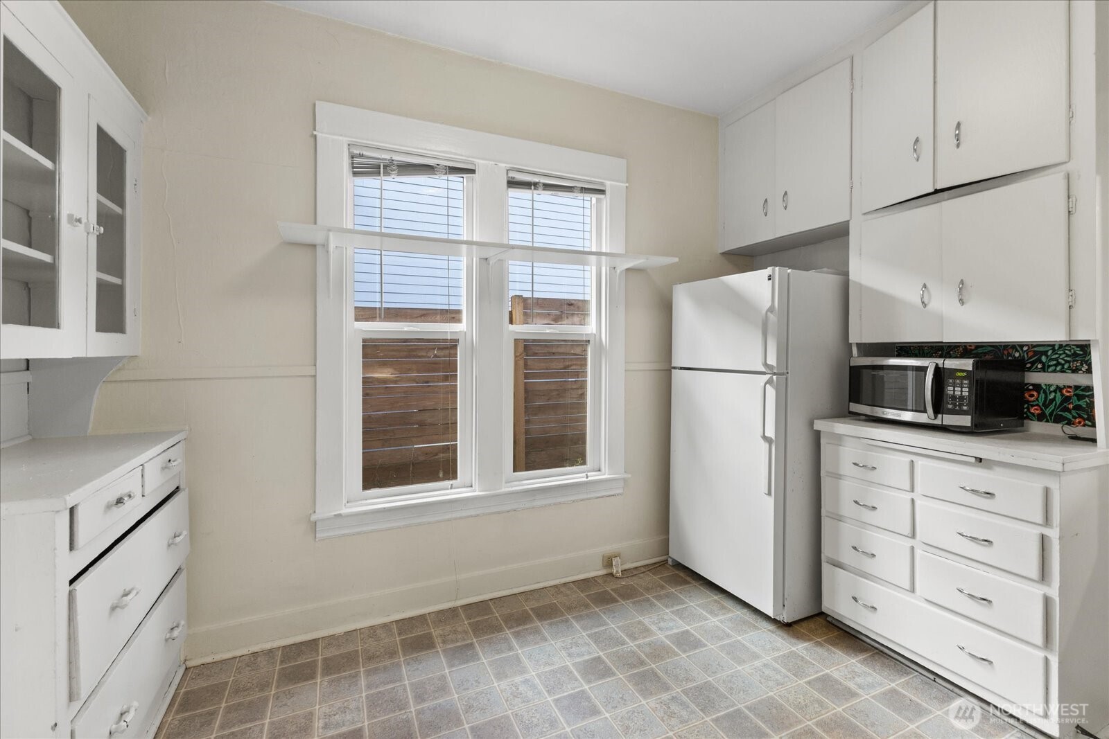 7361 17th Avenue NW, Seattle, WA 98117-5422