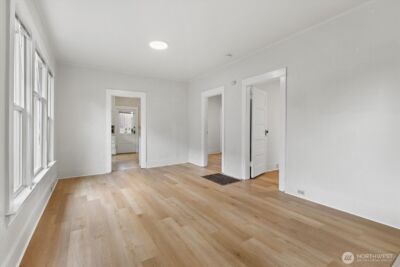 7361 17th Avenue NW, Seattle, WA 98117-5422 - Photo 8