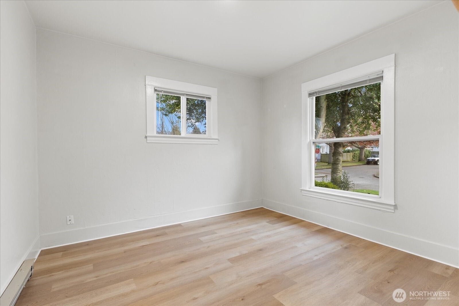 7361 17th Avenue NW, Seattle, WA 98117-5422