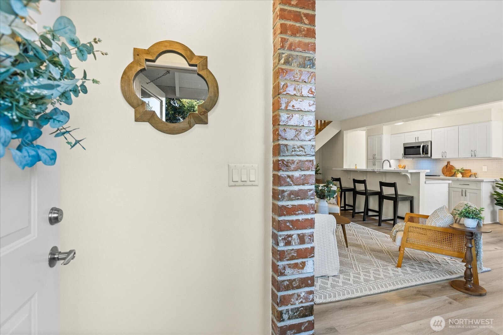 410 214th Street SW #B, Bothell, WA 98021