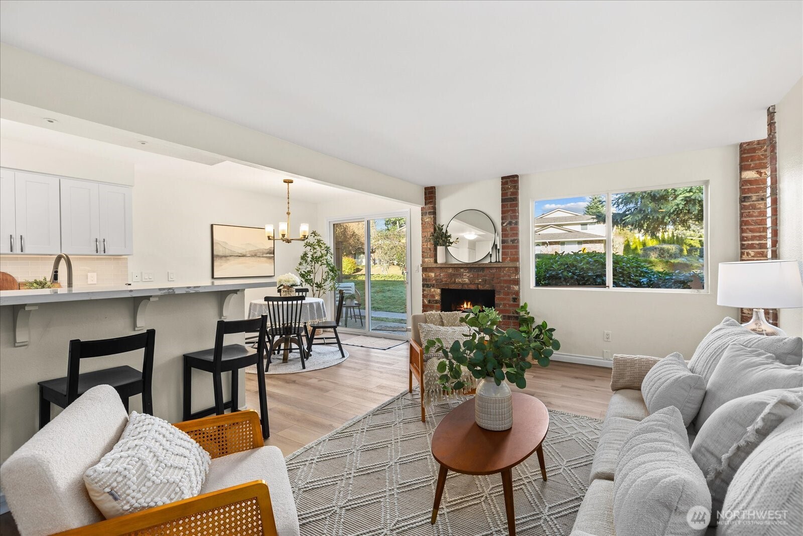 410 214th Street SW #B, Bothell, WA 98021