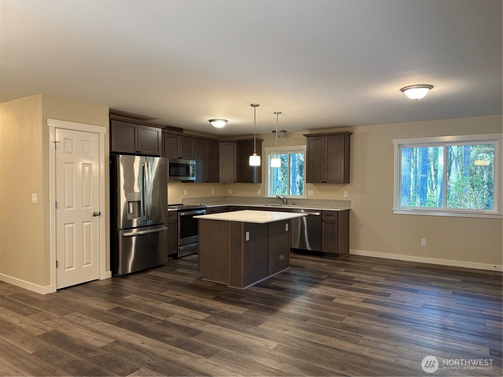 8912 126th Avenue Ct , Anderson Island, WA 98303