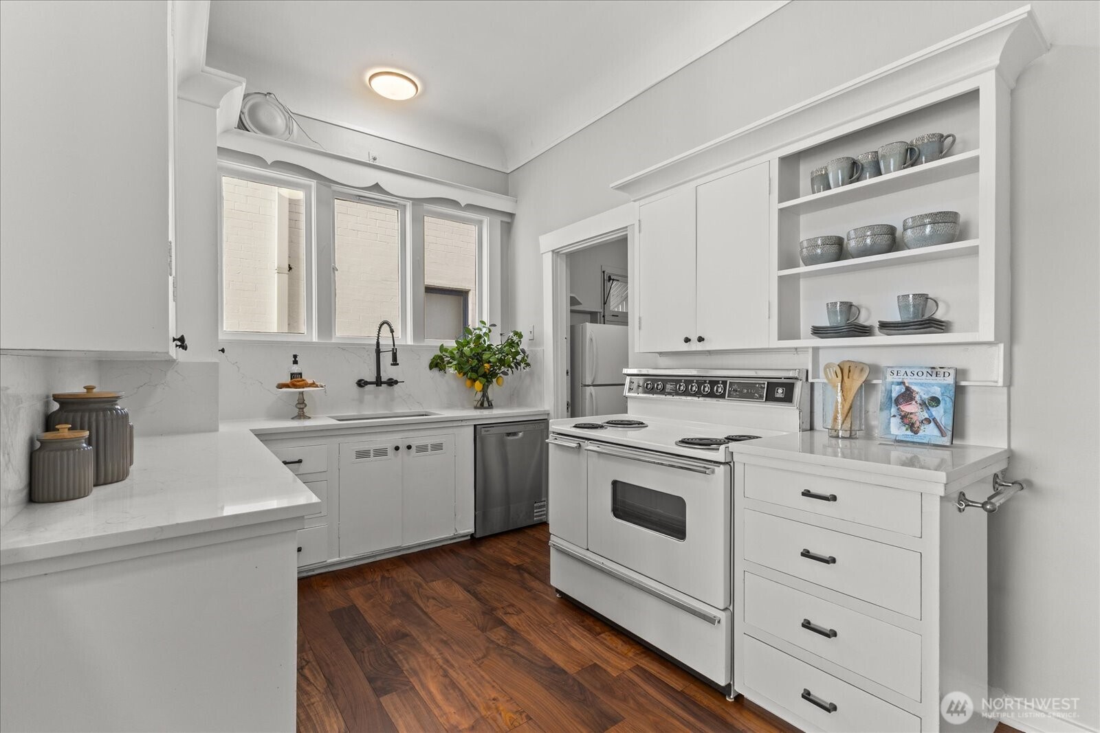 307 W Highland Drive , Seattle, WA 98119