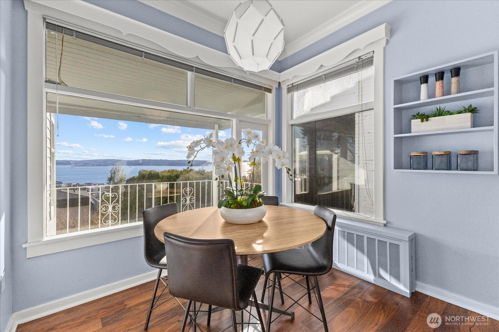 307 W Highland Drive , Seattle, WA 98119