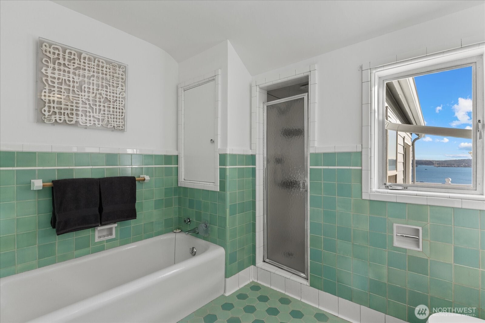 307 W Highland Drive , Seattle, WA 98119