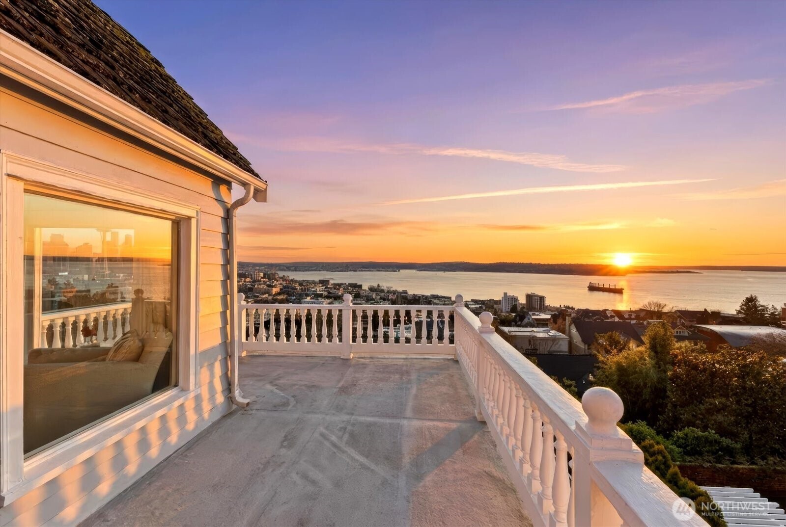 307 W Highland Drive , Seattle, WA 98119