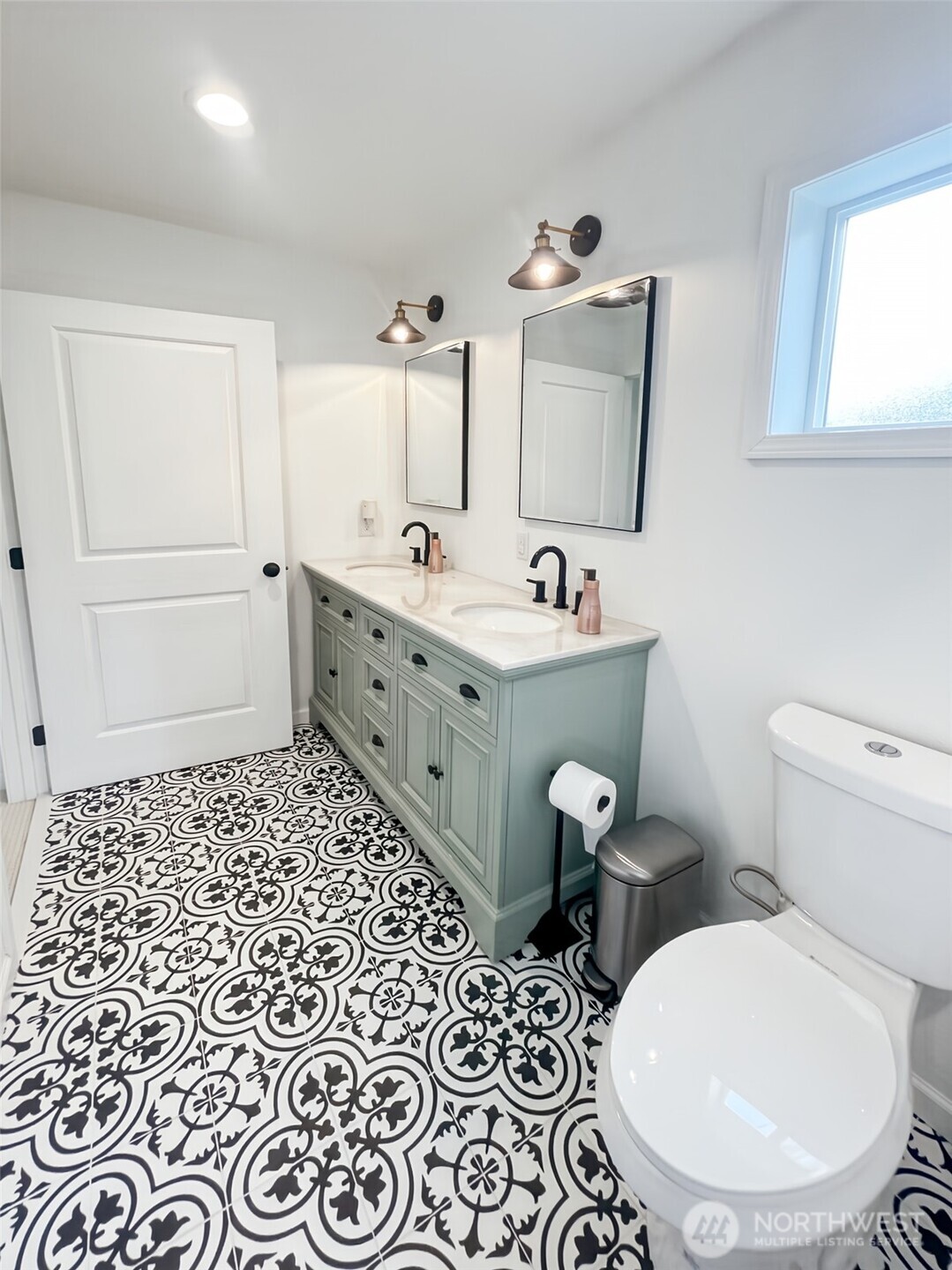 600 Harrison Street N, South Bend, WA 98586