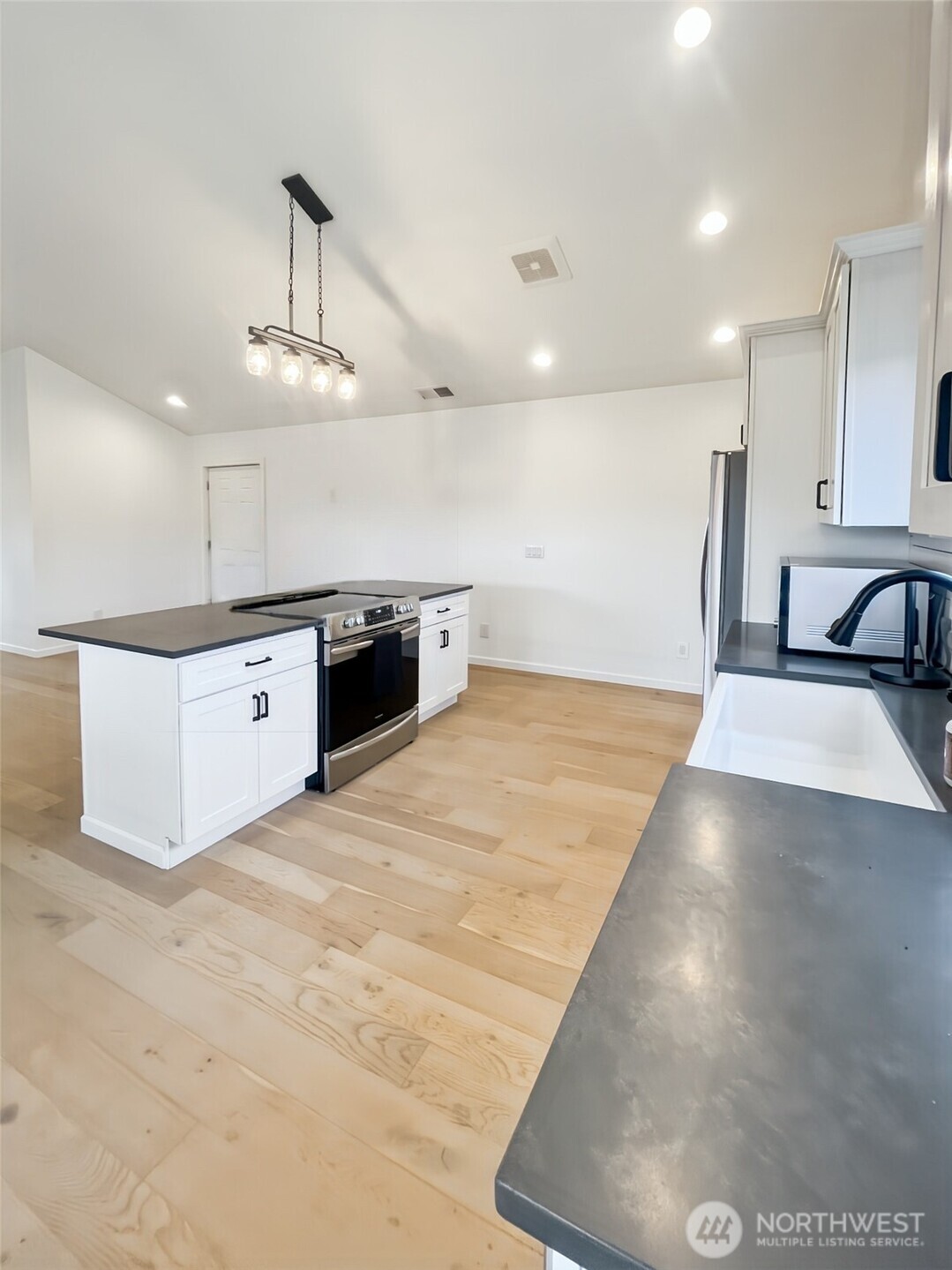 600 Harrison Street N, South Bend, WA 98586