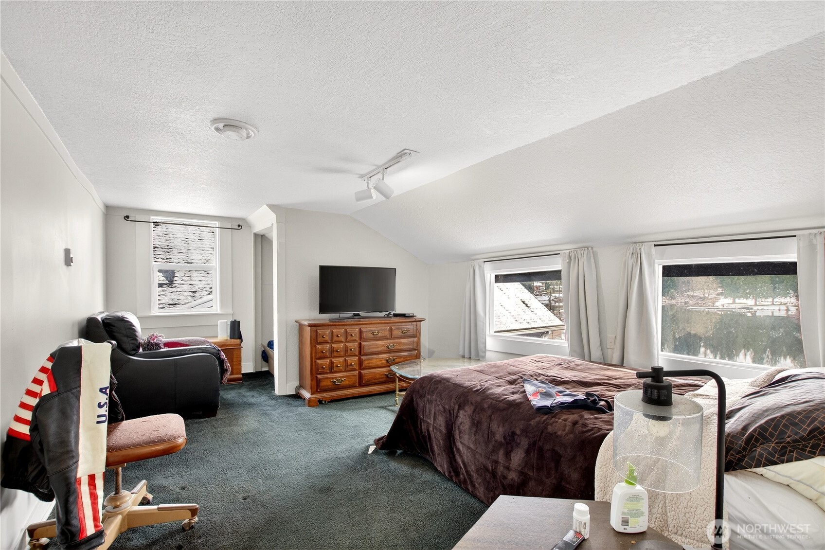 18330 Crooked Mile Road , Granite Falls, WA 98252