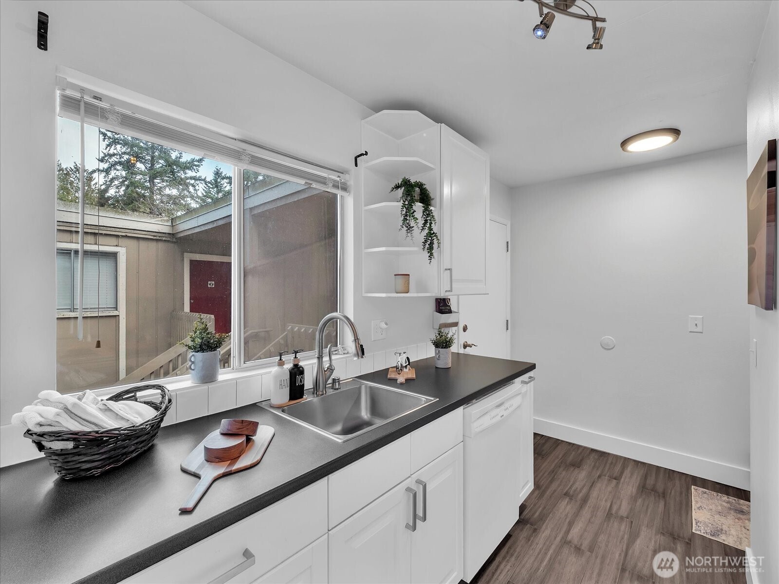4813 180th Street SW #C202, Lynnwood, WA 98037-3633
