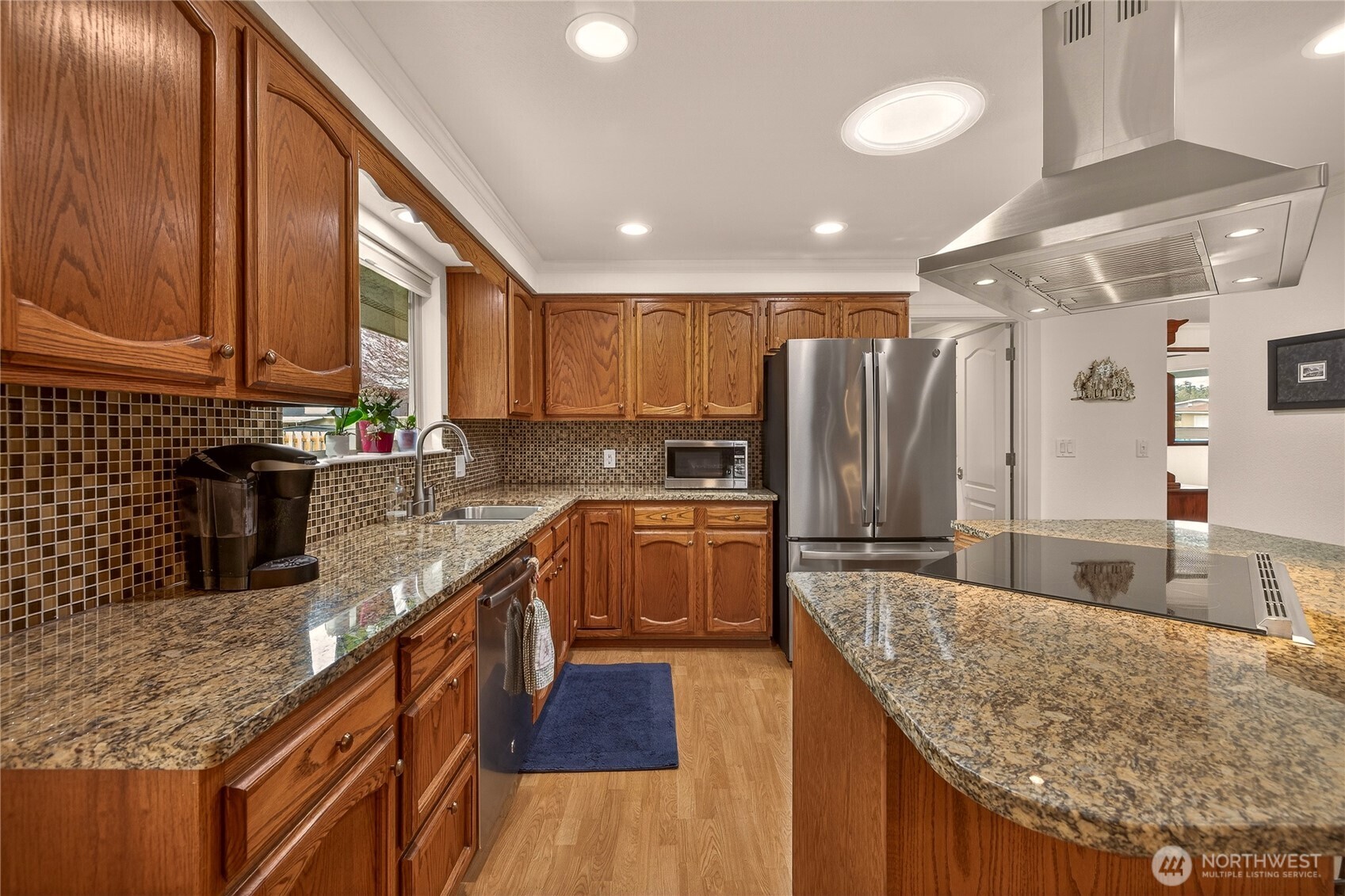 1484 Elmwood Street , Wenatchee, WA 98801-1111