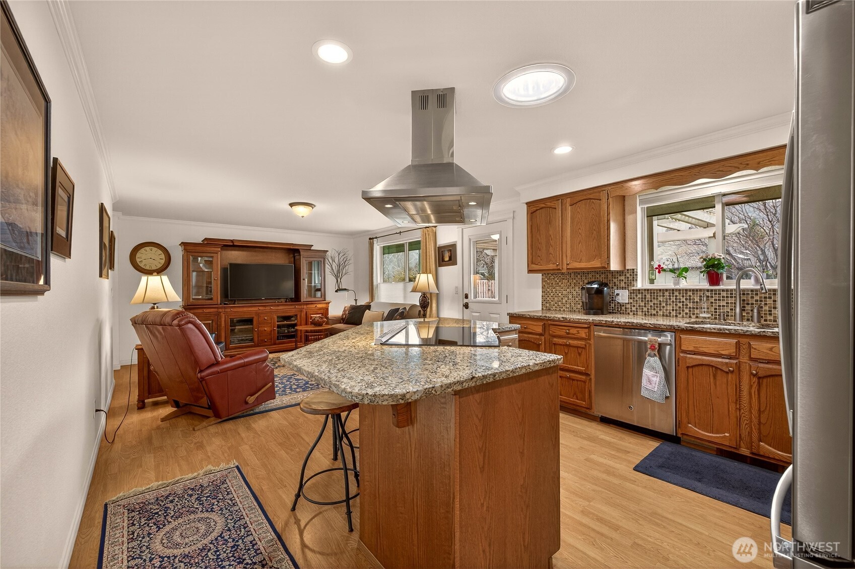 1484 Elmwood Street , Wenatchee, WA 98801-1111