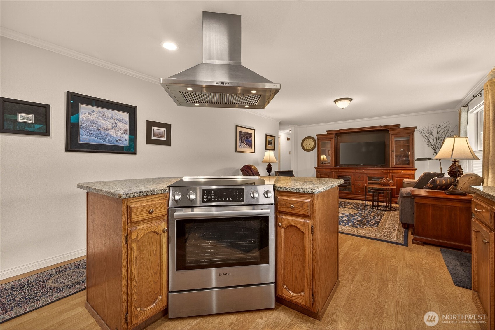 1484 Elmwood Street , Wenatchee, WA 98801-1111