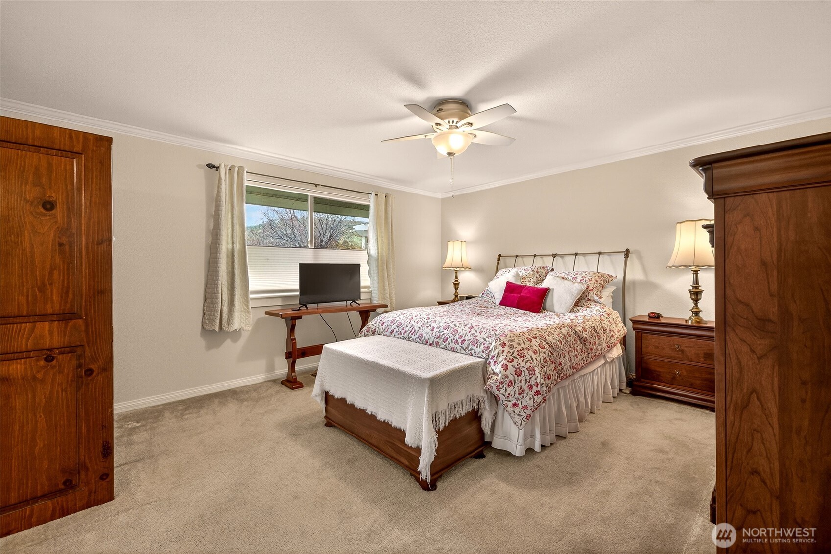 1484 Elmwood Street , Wenatchee, WA 98801-1111