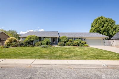 1484 Elmwood Street , Wenatchee, WA 98801-1111 - Photo 2