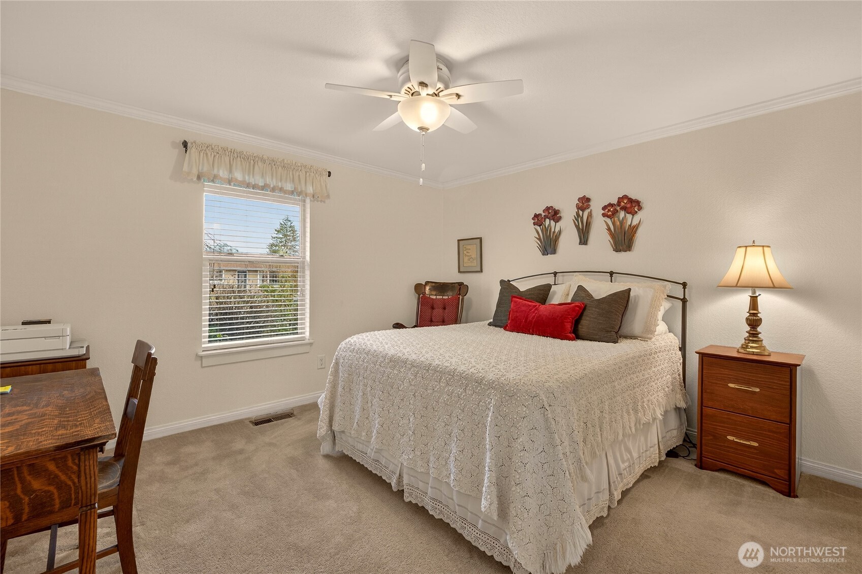 1484 Elmwood Street , Wenatchee, WA 98801-1111