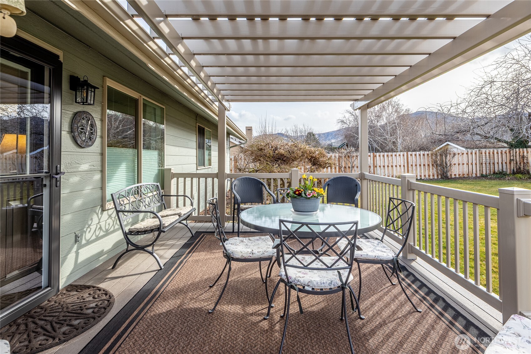 1484 Elmwood Street , Wenatchee, WA 98801-1111